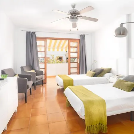 Club Olympus In Garden Apartment *