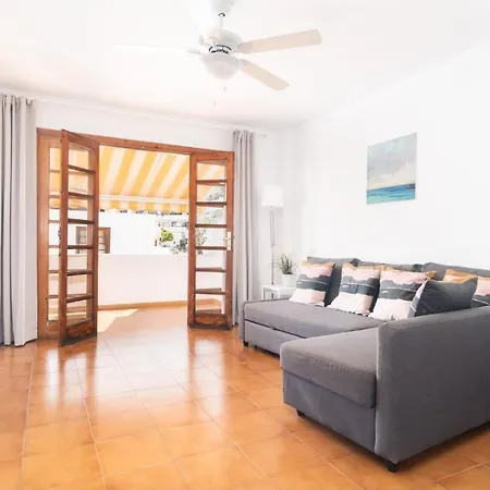 Club Olympus In Garden Apartment *