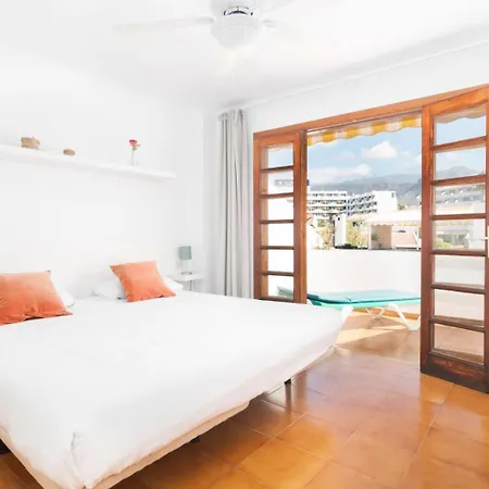 Club Olympus In Garden Apartment