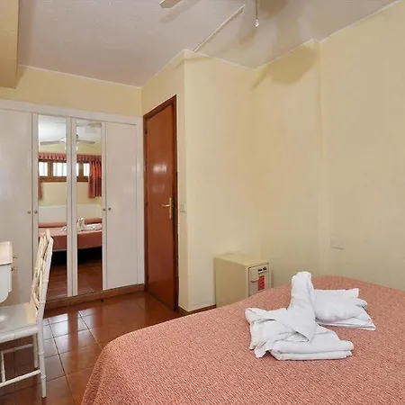 Club Olympus In Garden Apartment *