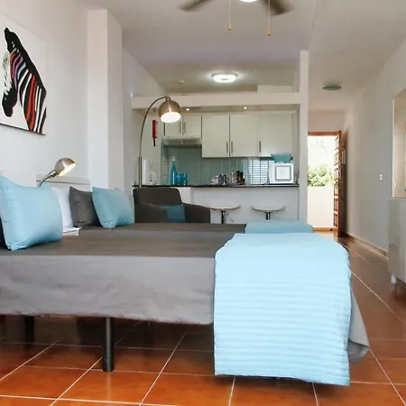 Club Olympus In Garden Apartment *